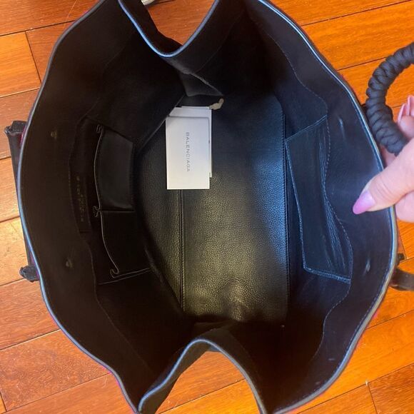 BALENCIAGA   
Magenta and Black Calf Hair and Suede Tote Bag - Picture 11 of 16